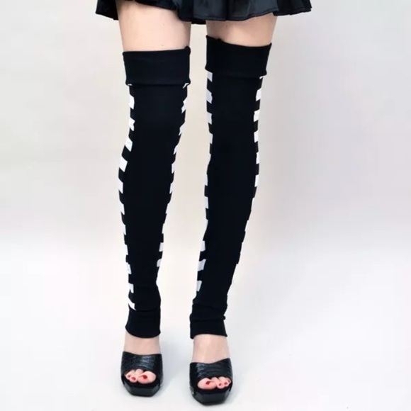 Long White and Black Striped Leg Warmers Leggings Aerial Silks Circus Socks Psy - Picture 5 of 5